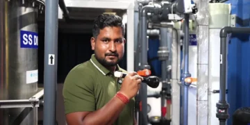 Odisha Higher Education Minister Suryabanshi Suraj inspects a mobile water treatment unit in flood-hit Dhamnagar, Bhadrak district.